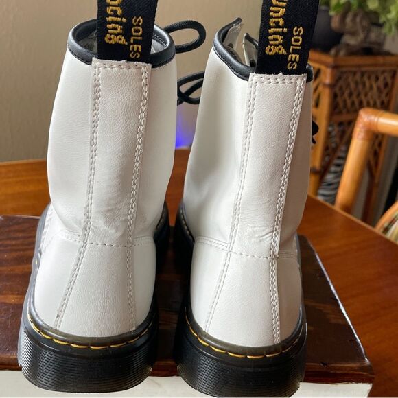 NWOB Dr Martens Jadon Boot Smooth Leather Platforms White Size 7 Men 8 Women - Picture 8 of 13